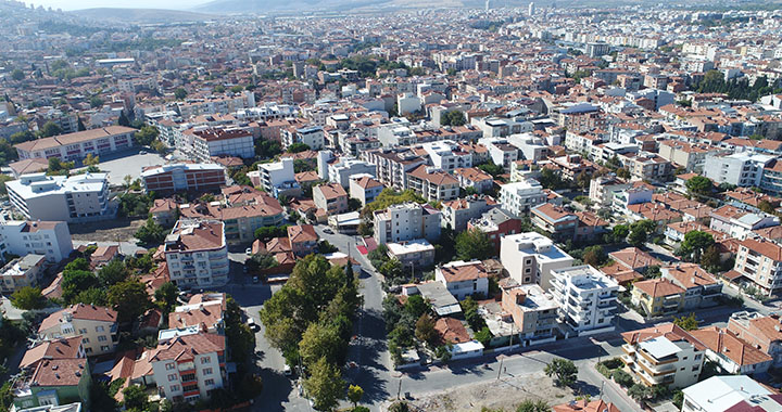 Siyasi parti temsilcileri Akhisar’ın il olma şansını değerlendirdi