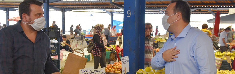 Başkan Dutlulu pazarcı esnafına hijyen seti dağıttı