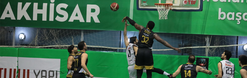 Lider, Düzce’ye 71-74 kaybetti