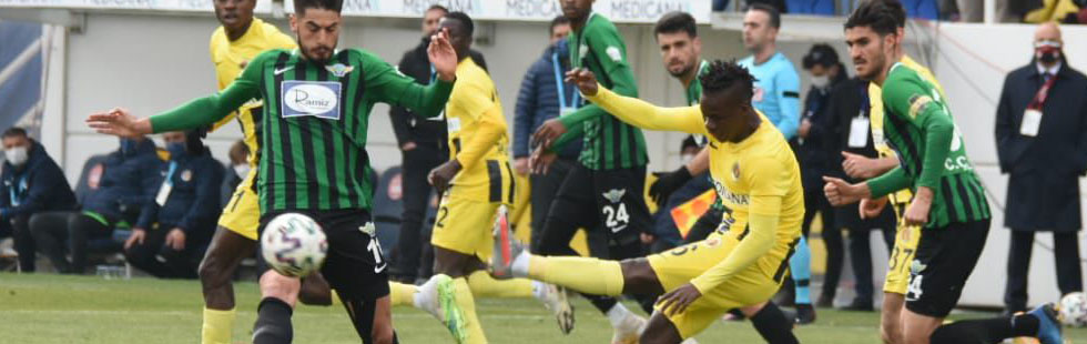 Menemenspor, Akhisarspor'u gole boğdu 6-2