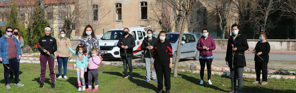 Dünya Jimnastik Şampiyonu’ndan Akhisarlı kadınlara sabah sporu