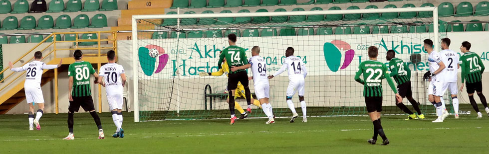 Akhisar, Adana Demirspor’a direnemedi 2-3