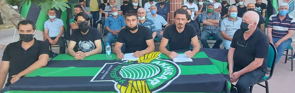 Akhisarspor Taraftarlar Dernekleri ortak basın açıklaması yaptı