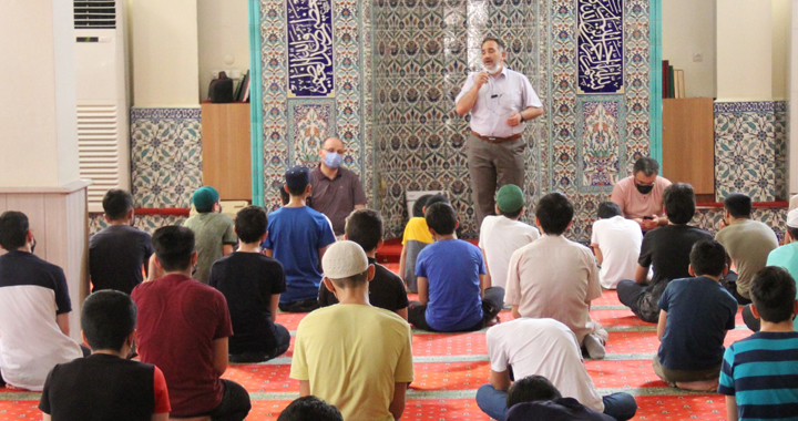 Akhisar Diyanet Gençliği, Hilal Camii’nde buluştu