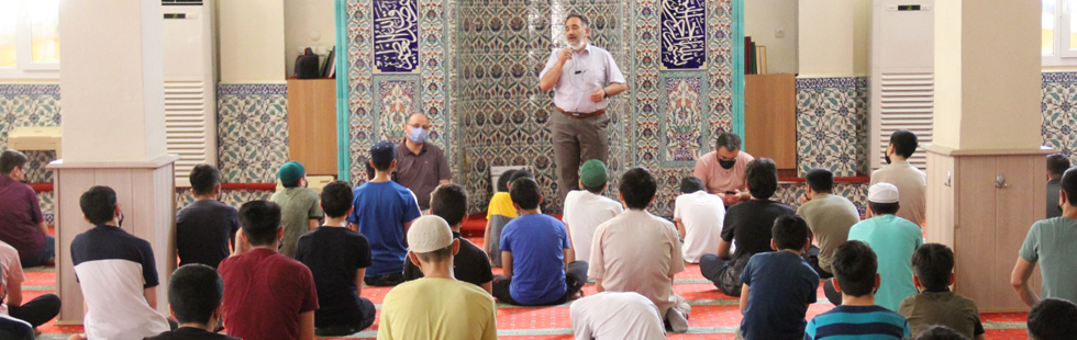 Akhisar Diyanet Gençliği, Hilal Camii’nde buluştu