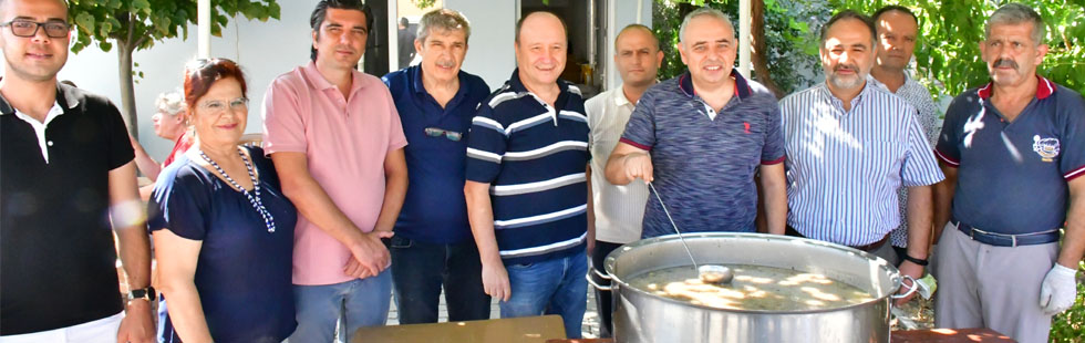 Gıda Çarşısı yönetiminden aşure hayrı