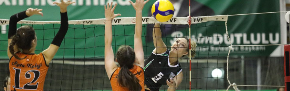 Akhisar Belediye Voleybol takımı ilk hafta kaybetti