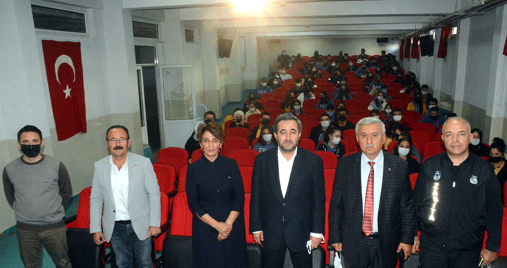 Fevzi Keskinoğlu Anadolu Lisesi öğrencilerine İnsan Hakları Semineri