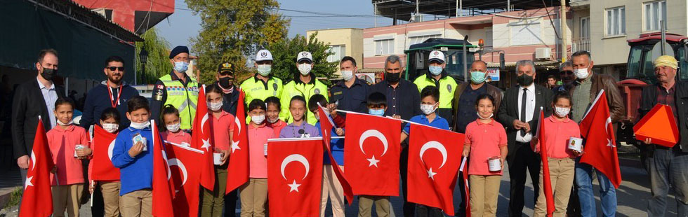 Akhisar Ziraat Odasından reflektör ve tepe lambası dağıtımı