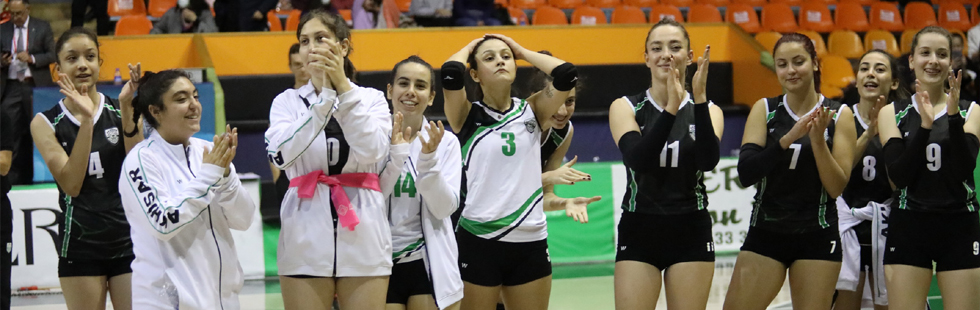 Yerel derbiyi  Akhisar Belediye Kadın Voleybol takımı 3-0 kazandı