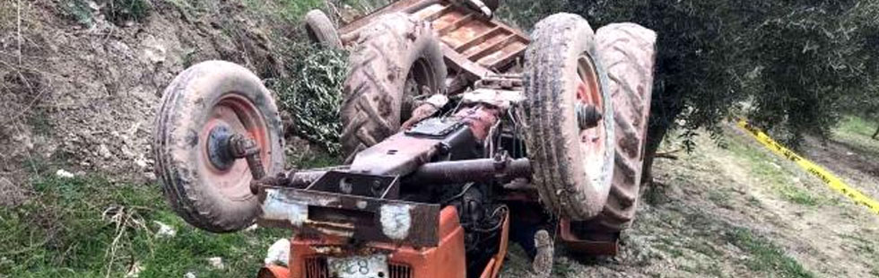 Devrilen traktörün altında kalan çiftçi hayatını kaybetti