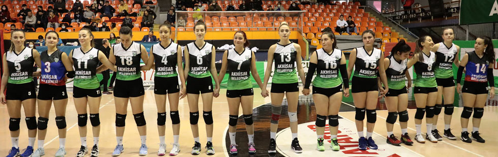 Akhisar Belediye Kadın Voleybol takımı Seramiksan’ı uzatmalarda yendi