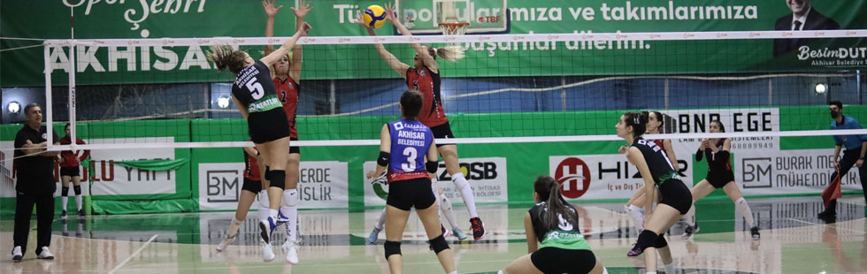 Akhisar Belediye Voleybol, Turgutlu Belediyespor’a 2-3 mağlup oldu