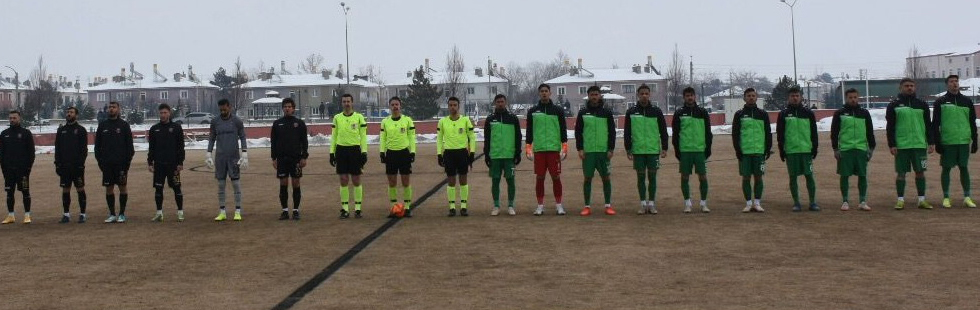 Akhisarspor, Erzincan'da dondu 4-2