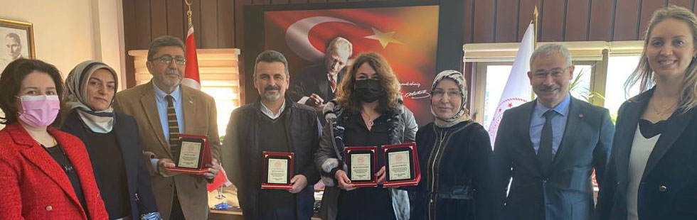 14 Mart Tıp Bayramında emekli hekimlere plaket töreni