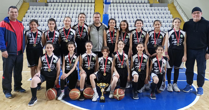 Basketbolda şampiyon değişmedi