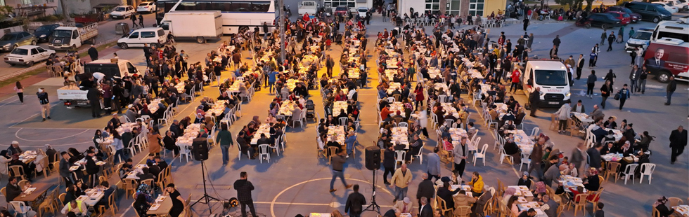 Akhisar Belediyesi iftar sofrası Ulucami'de kuruldu