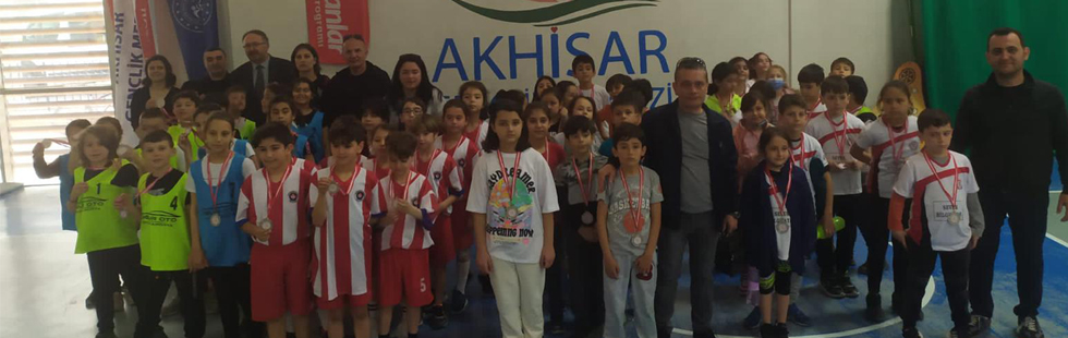 Geleneksel çocuk oyunları Akhisar’da düzenlendi