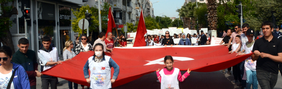 Dünya Engelliler Gününde, Engelsiz yaşam yürüyüşü