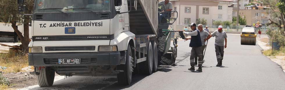 Akhisar’da asfalt çalışmaları aralıksız devam ediyor