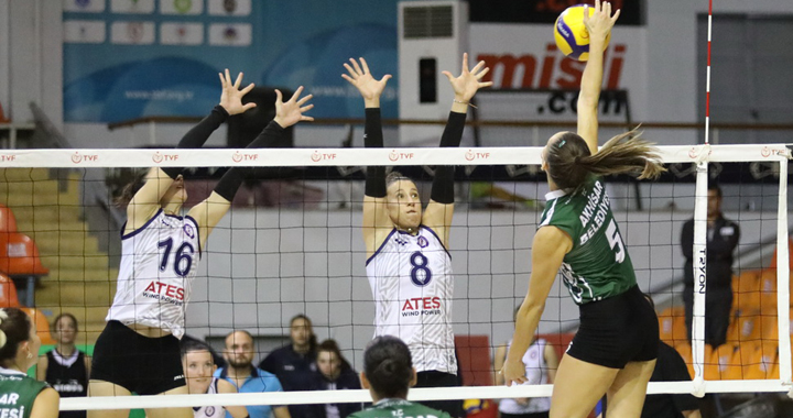 Akhisar Belediye Voleybol takımı lige mağlup başladı