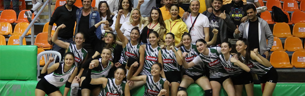 Akhisar Belediye Kadınlar Voleybol İzmir BŞB’yi kolay geçti