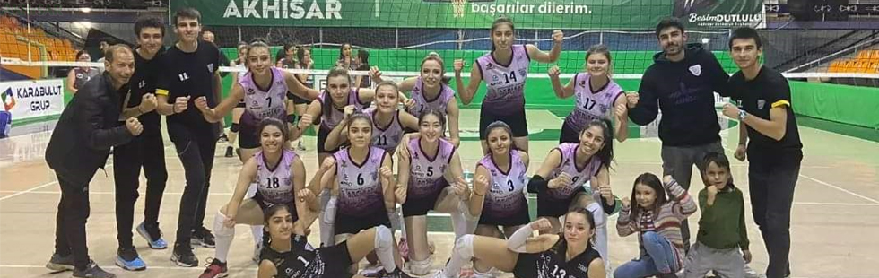 Akhisargücü genç kızlar voleybolda namağlup devam ediyor