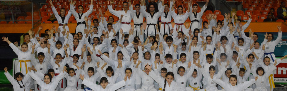 Taekwon-do kuşak sınavında 78 sporcu ter döktü