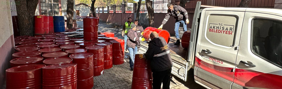 Akhisar’da çöp varilleri sobaya dönüştürülerek deprem bölgesine gönderilecek