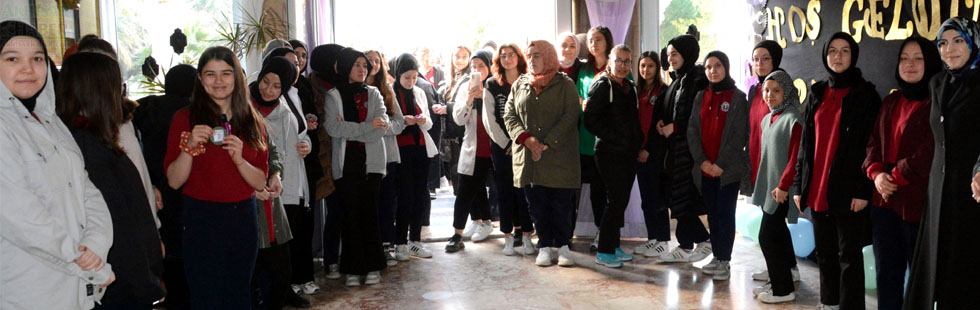 Adnan Menderes Kız Anadolu İmam Lisesi Ramazan Sokağı açtı