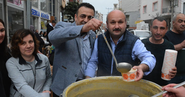 Balkan Göçmenleri Derneğinin iftar yemeğine yoğun ilgi