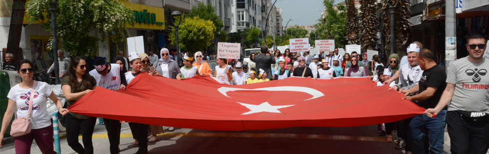 Dünya Engelliler Gününde, Engelsiz yaşam yürüyüşü