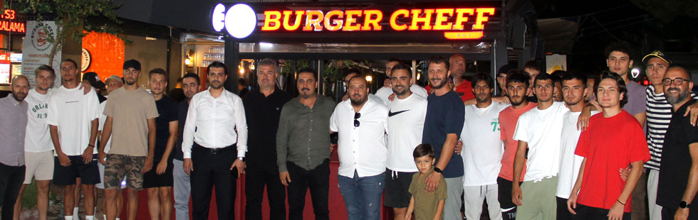 Akhisarsporlu Futbolculara BURGER CHEFF’ de akşam yemeği