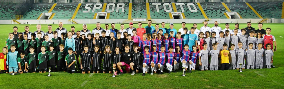 Kurtuluş Haftası Futbol Turnuvası Altay şampiyon oldu