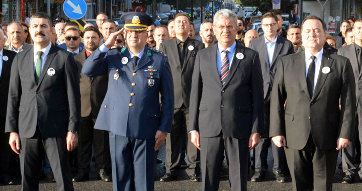 Atatürk’ü saygı, sevgi ve özlemle andık