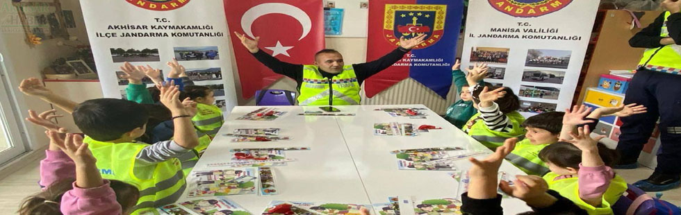 Özel Akhisar Kolejinde Trafik Güvenliği Eğitimi verildi