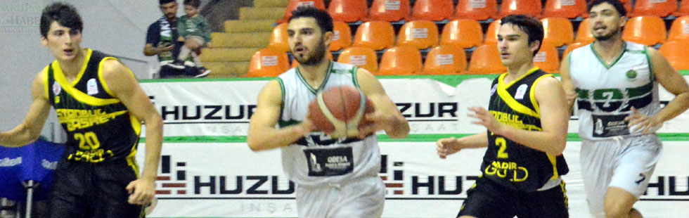 Akhisarlı Devler, Nadir Gold İstanbul Basketi 80-67 mağlup etti