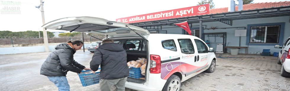 Akhisar Belediyesi Aşevi, ihtiyaç sahibi vatandaşların yanında