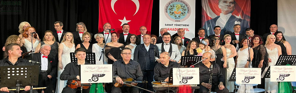 İzmir Akhisarlılar Derneği TSM Koro konseri Müzikseverleri coşturdu