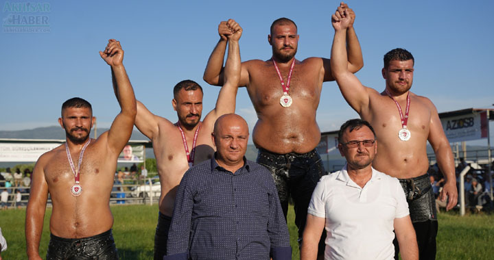 Türkiye'nin Pehlivanları Akhisar'da Er Meydanında Yarıştı