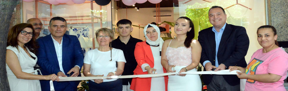 Boutique Beyza Akhisarlıların hizmetine açıldı