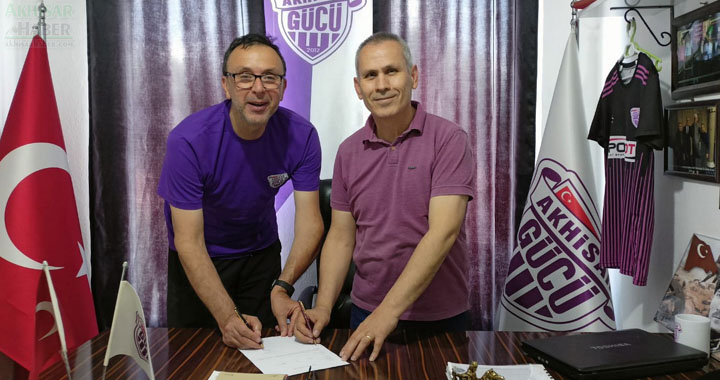 Akhisargücü SK Voleybol branşı Milli Antrenör Aydın Bilgiç'e teslim