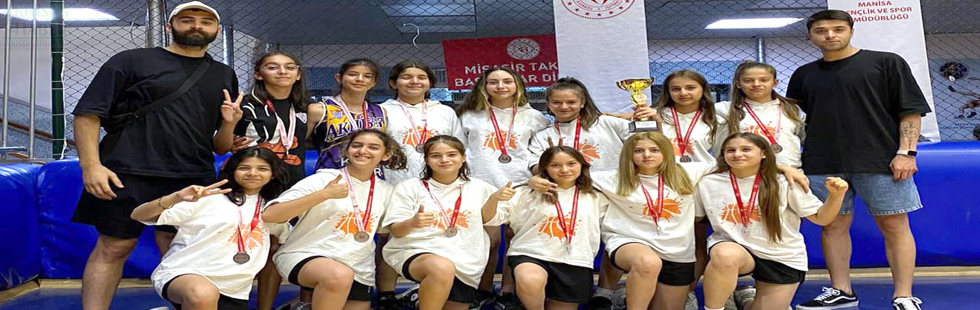 Akhisargücü U12 Kız basketbol takımı Manisa il ikincisi oldu