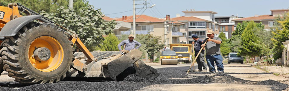 Atatürk Mahallesinde Yol ve Yağmur Suyu Hattı Çalışmaları