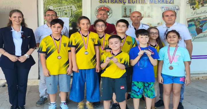 Akhisargücü Satranç Kulübü ilk resmi turnuvasını yaptı