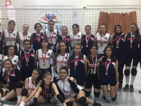 Cumhuriyet Kupası voleybol müsabakalarında şampiyon Çağlak Anadolu lisesi