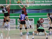 Akhisar Belediye Voleybol, Turgutlu Belediyespor’a 2-3 mağlup oldu