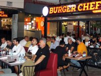 Akhisarsporlu Futbolculara BURGER CHEFF’ de akşam yemeği