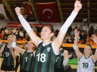 Akhisar Belediye Kadın Voleybol Takımı Eskişehir’e hareket etti