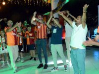 Galatasaraylılar 24. cü şampiyonluğunu coşkuyla kutladılar